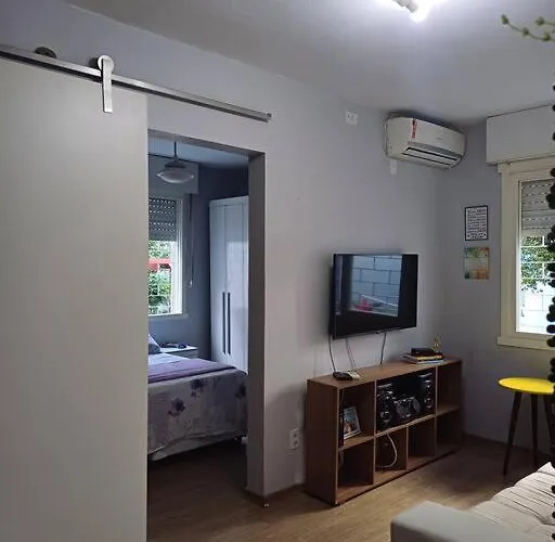 Apto. Terreo Perto Do Consulado Apartamento *